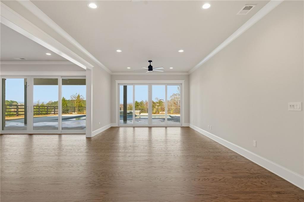 Gainesville, Georgia, 30506, United States, 4 Bedrooms Bedrooms, ,5 BathroomsBathrooms,Residential,For Sale,2008564