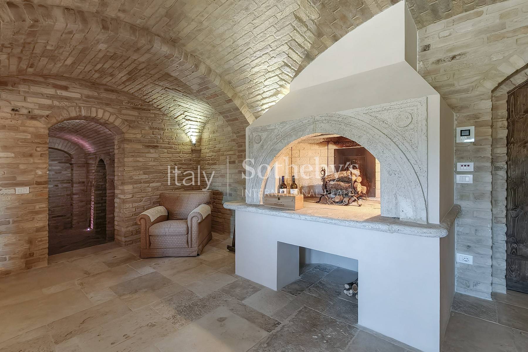  Country estate with vineyards and pool in Le Marche - 物件實景