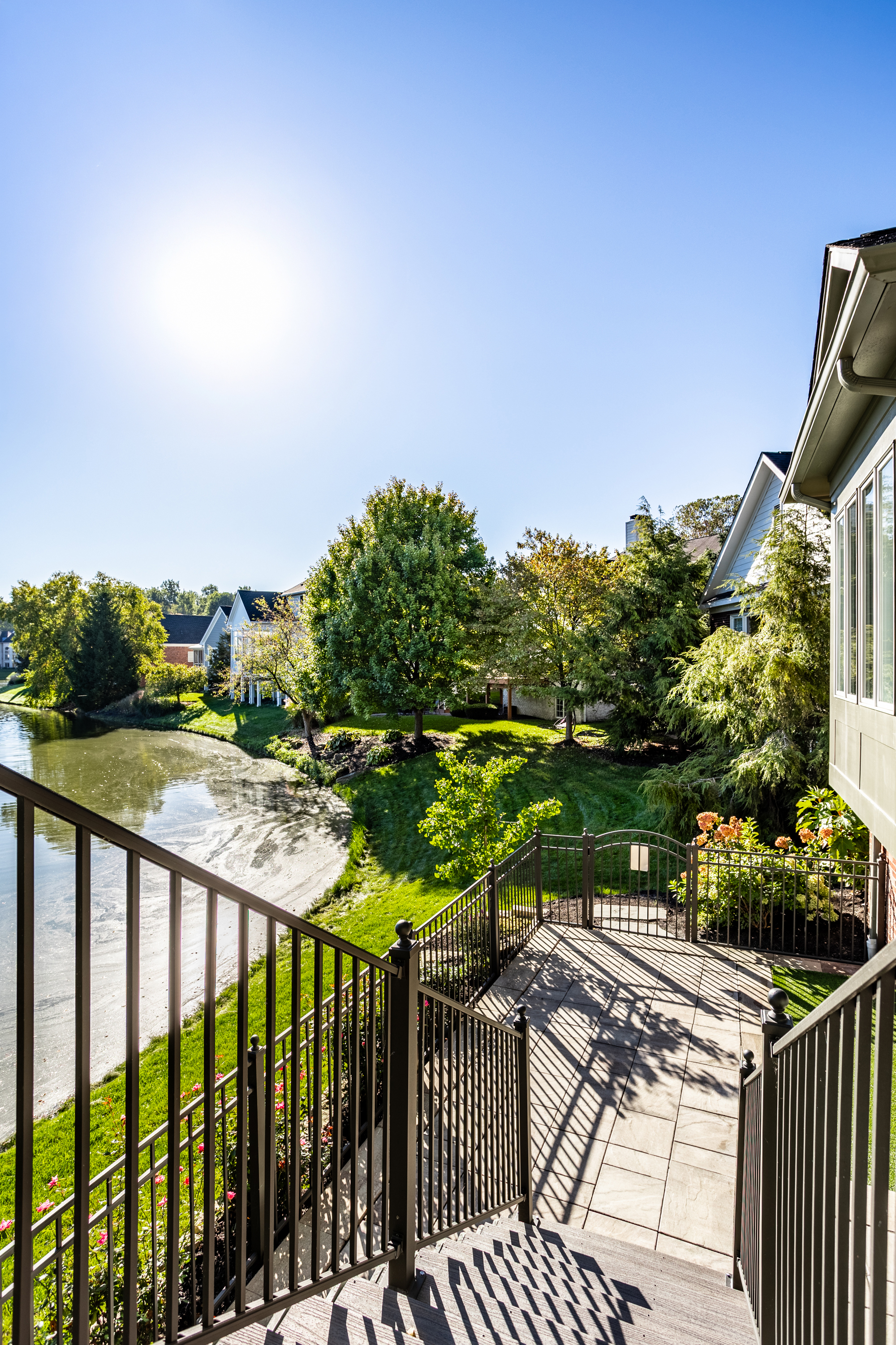  Exquisite 5 Bedroom Home with Water View in Desirable Gated Community - 物件實景