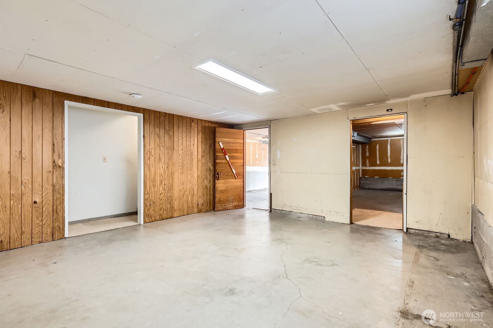 Seattle, Washington, 98125, United States, ,Residential,For Sale,1928074