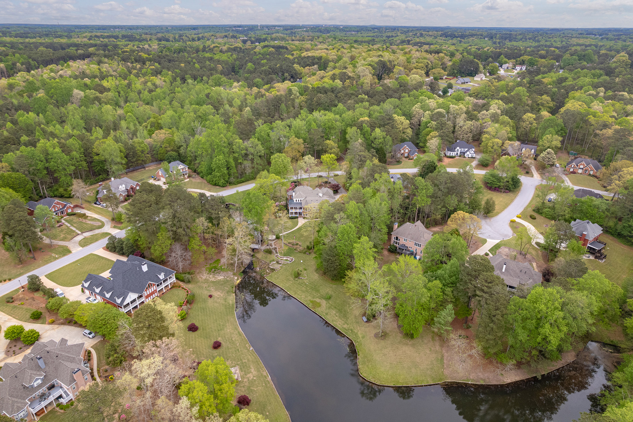  A Rare Opportunity to Own a Developer-Designed Lakefront Estate - 物件實景