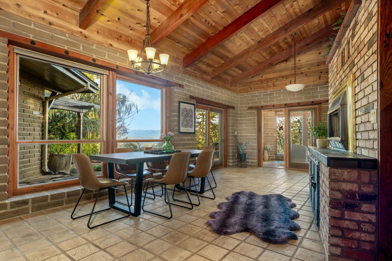 Grass Valley, California, 95949, United States, 3 Bedrooms Bedrooms, ,5 BathroomsBathrooms,Residential,For Sale,2006343