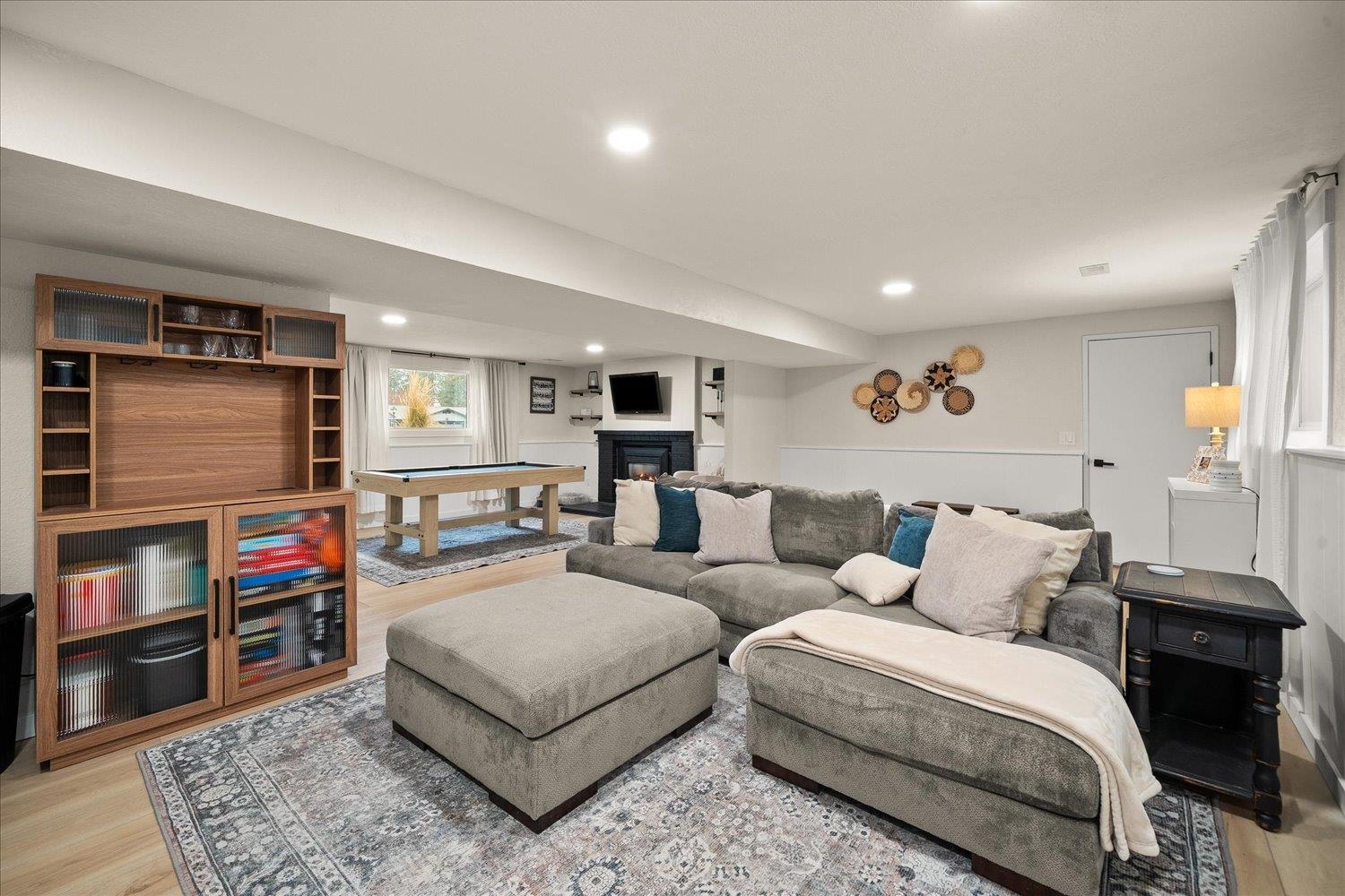 Colbert, Washington, 99005, United States, 5 Bedrooms Bedrooms, ,3 BathroomsBathrooms,Residential,For Sale,1998044