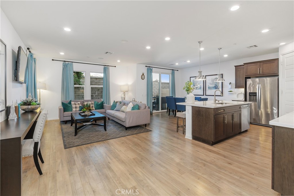 Upland, California, 91786, United States, 3 Bedrooms Bedrooms, ,3 BathroomsBathrooms,Residential,For Sale,1950981