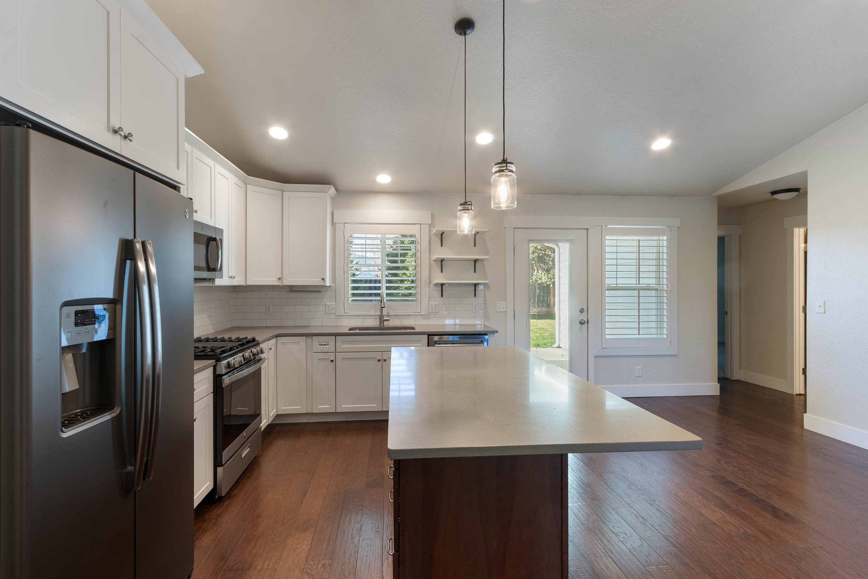 Sandpoint, Idaho, 83864, United States, 3 Bedrooms Bedrooms, ,2 BathroomsBathrooms,Residential,For Sale,2006353