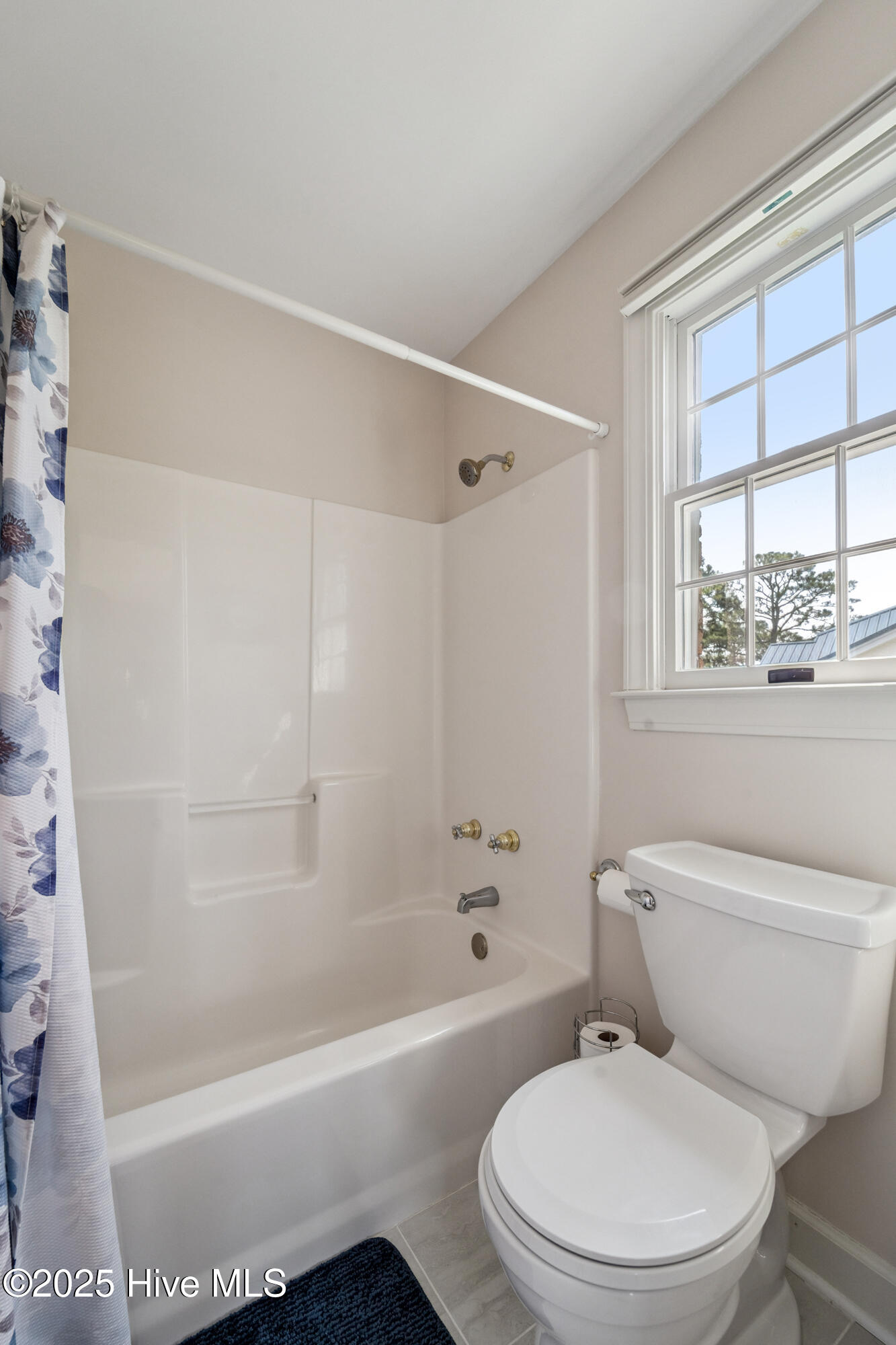 New Bern, North Carolina, 28560, United States, 4 Bedrooms Bedrooms, ,3 BathroomsBathrooms,Residential,For Sale,1907556