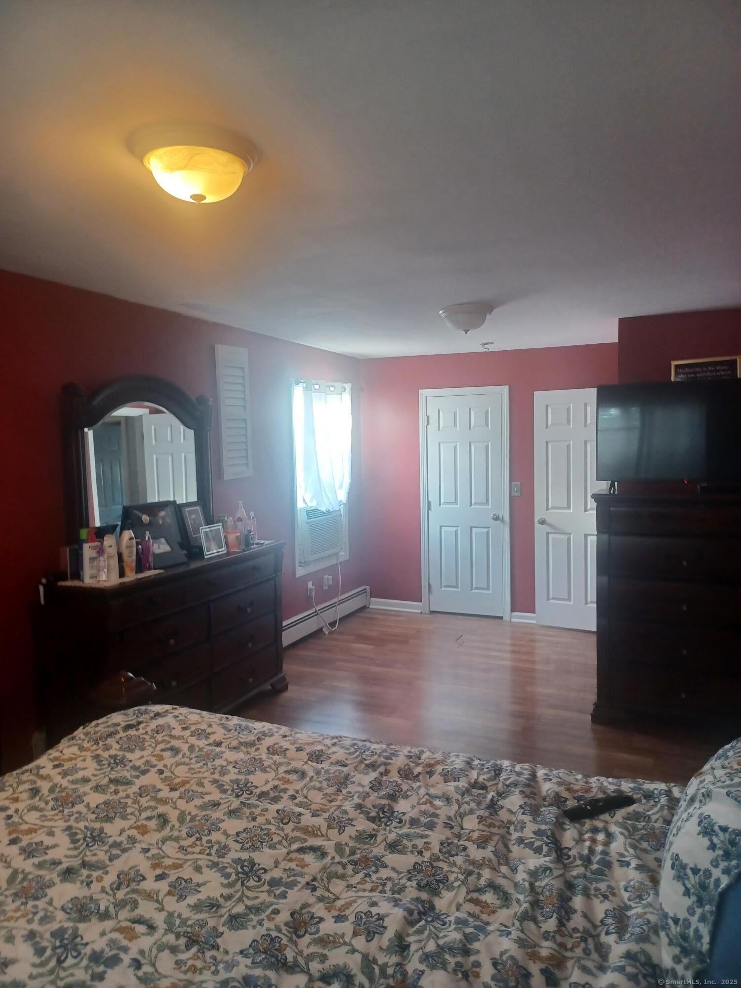 Stratford, Connecticut, 06614, United States, 3 Bedrooms Bedrooms, ,2 BathroomsBathrooms,Residential,For Sale,1926191