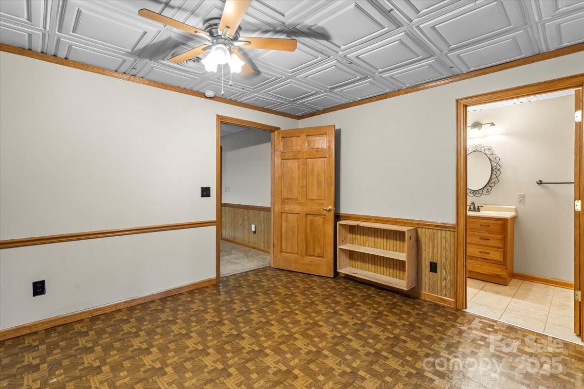 Kannapolis, North Carolina, 28081, United States, 3 Bedrooms Bedrooms, ,4 BathroomsBathrooms,Residential,For Sale,1989536