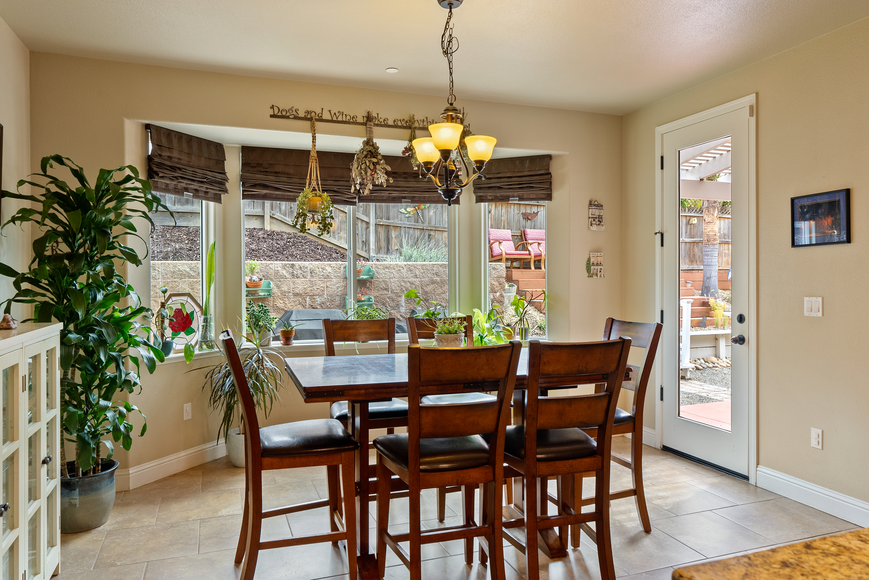  Timeless Living in Vintage at Montebello Oaks - 物件實景