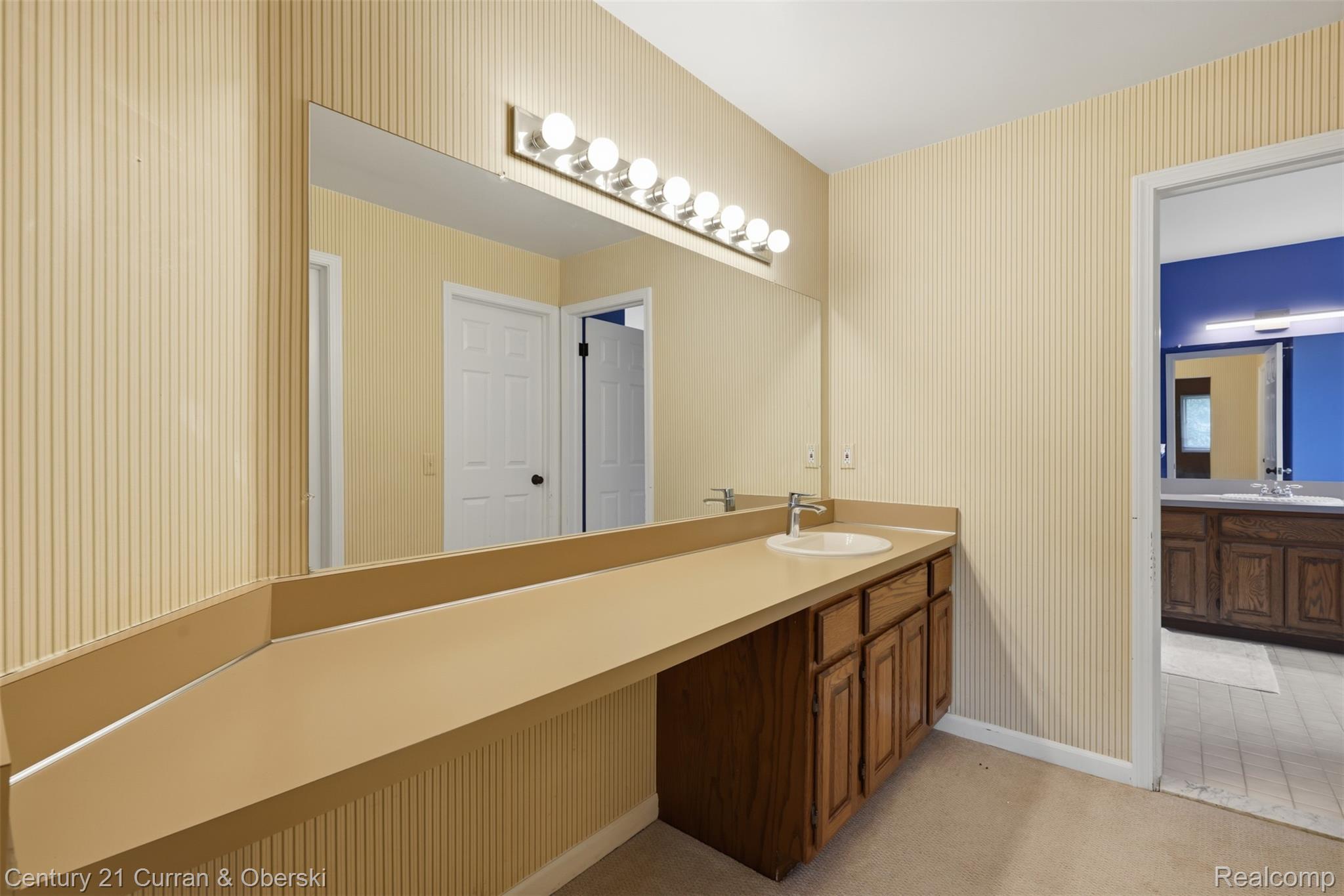 Farmington Hills, Michigan, 48331, United States, 4 Bedrooms Bedrooms, ,4 BathroomsBathrooms,Residential,For Sale,2048985