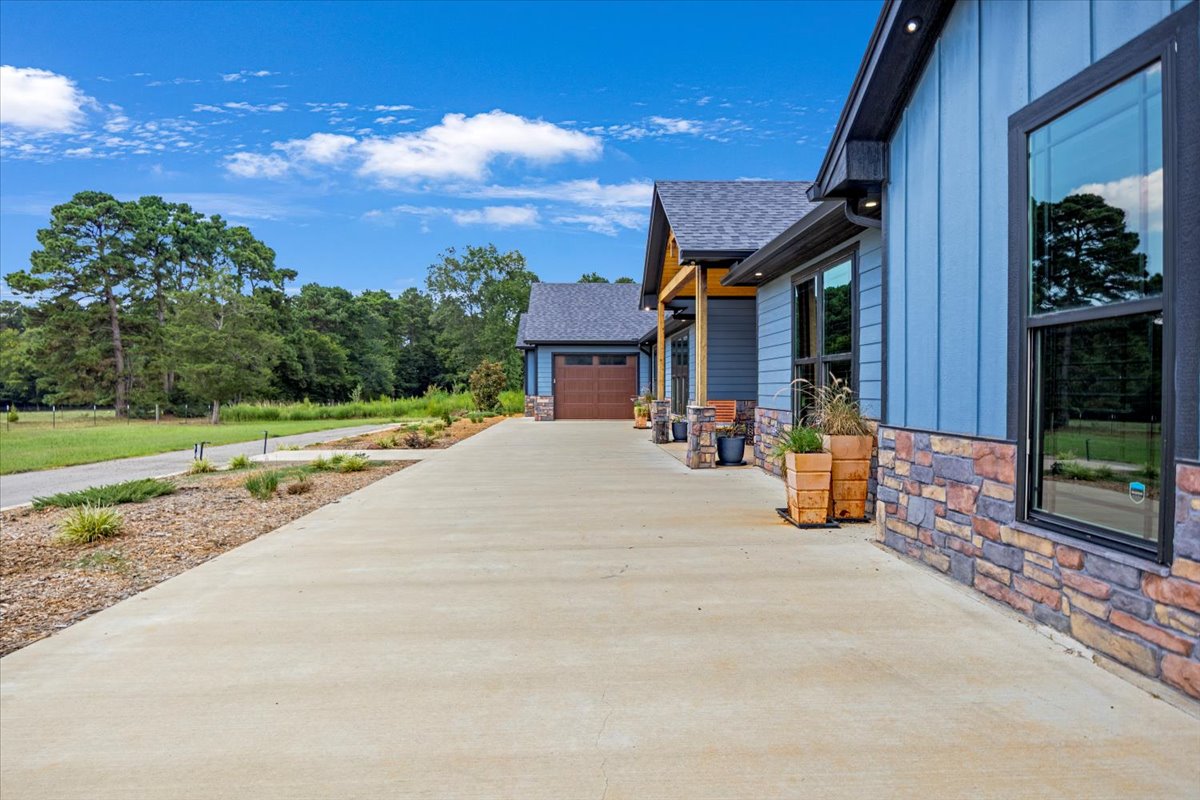 Long Branch, Texas, 75669, United States, 4 Bedrooms Bedrooms, ,4 BathroomsBathrooms,Residential,For Sale,1908688