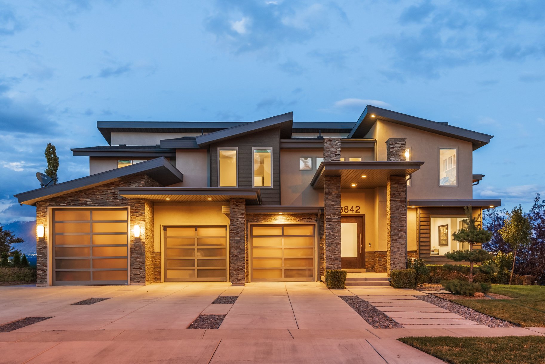  Modern Lakefront Retreat with Breathtaking Lake and Mountain Views - 物件實景