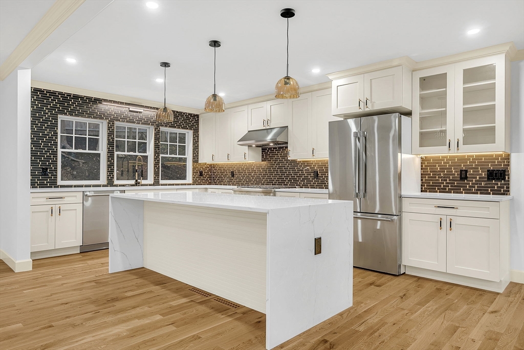 Wellesley, Massachusetts, 02481, United States, 5 Bedrooms Bedrooms, ,5 BathroomsBathrooms,Residential,For Sale,2001745