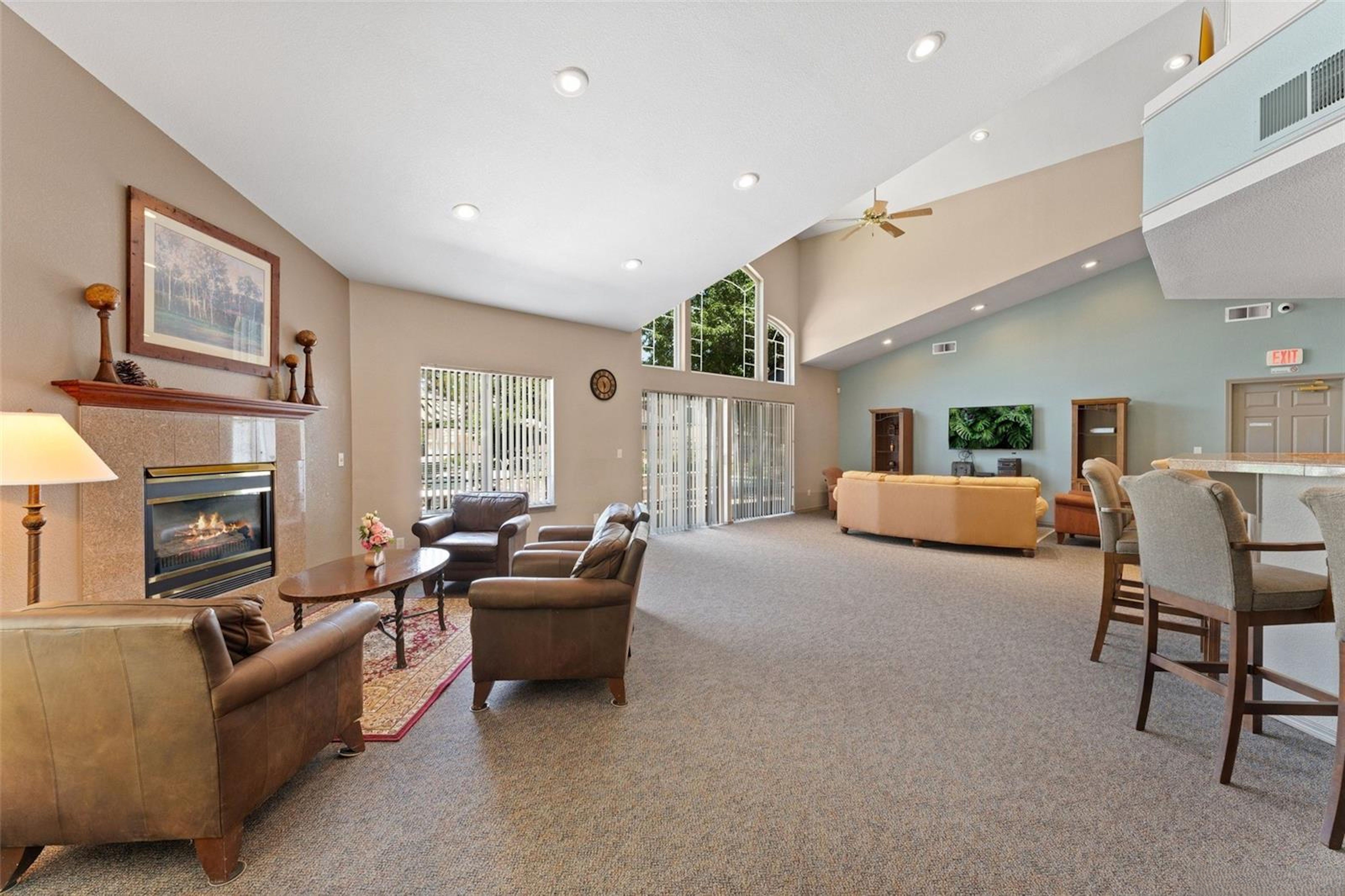  8747 E Dry Creek Road, Englewood, CO, 80112 - 物件實景