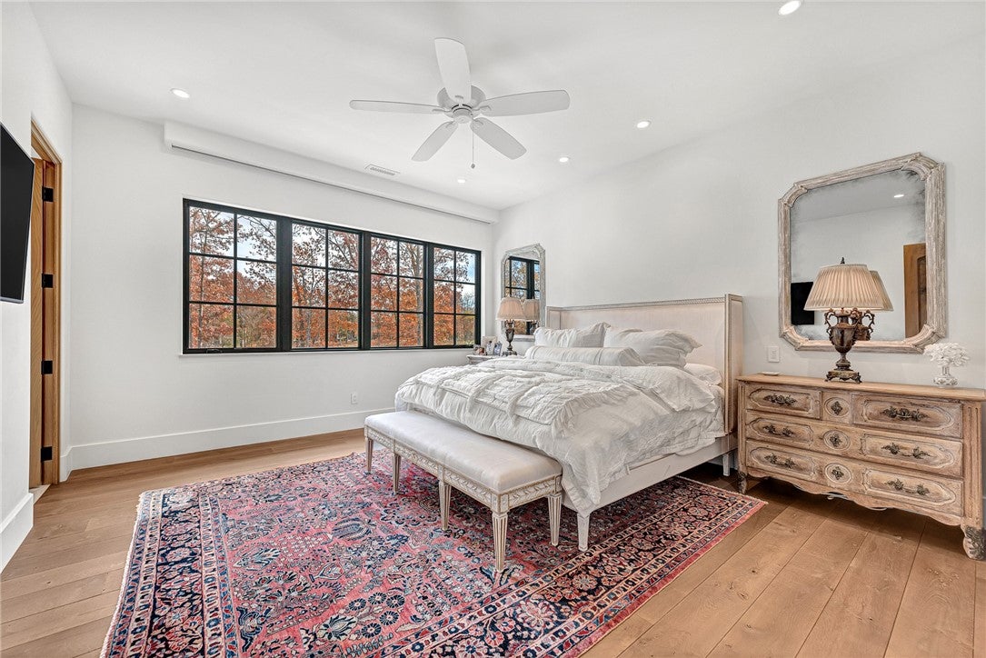 Fayetteville, Arkansas, 72704, United States, 4 Bedrooms Bedrooms, ,5 BathroomsBathrooms,Residential,For Sale,1993299