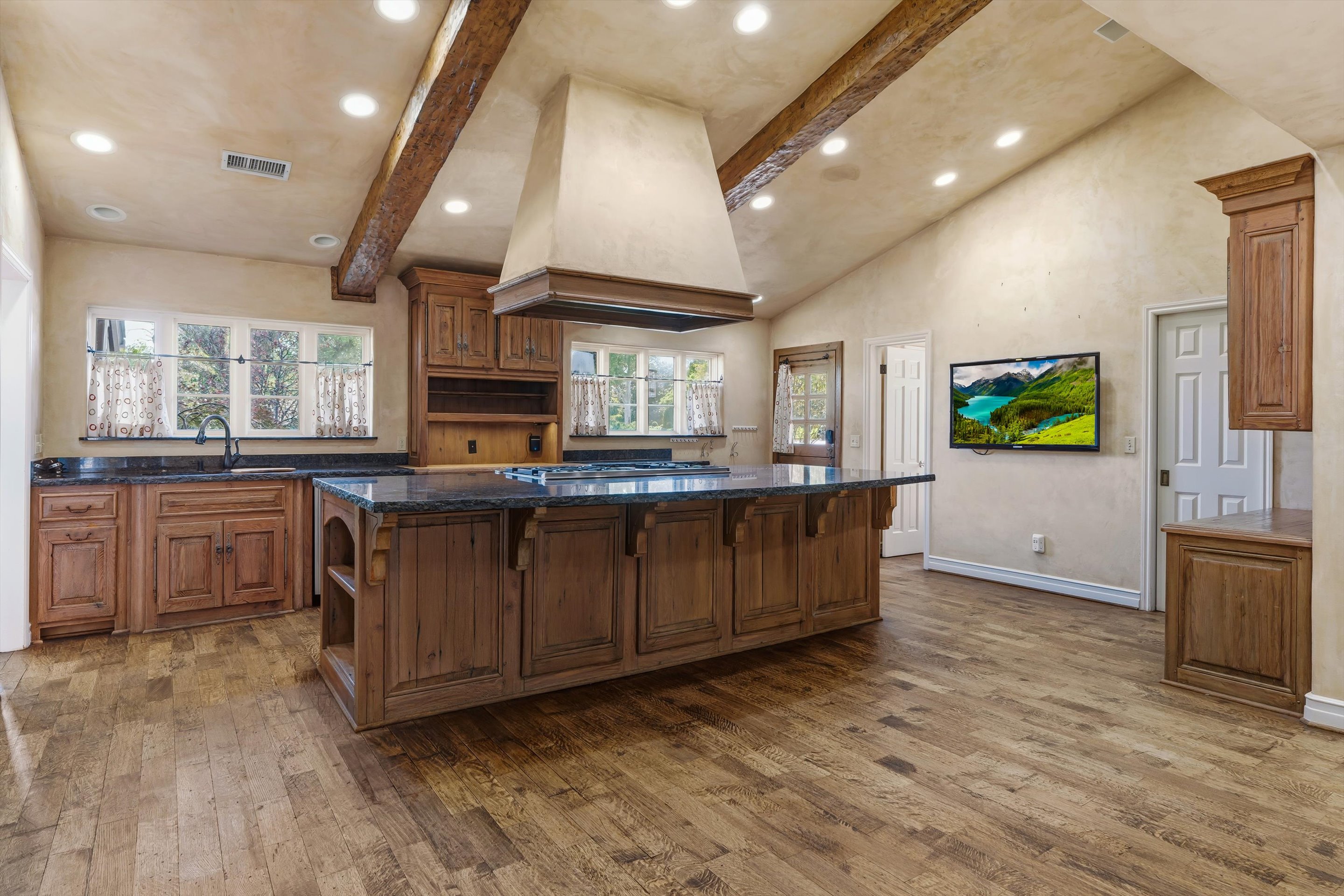  1603 Dorchester Drive, Nichols Hills, OK 73120 - 物件實景