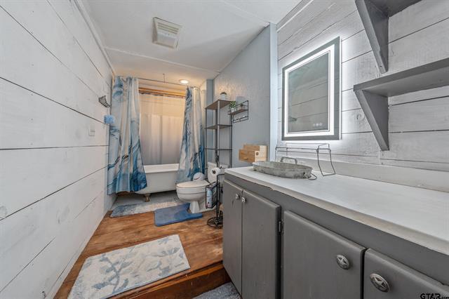 Winona, Texas, 75792, United States, 4 Bedrooms Bedrooms, ,3 BathroomsBathrooms,Residential,For Sale,1996404