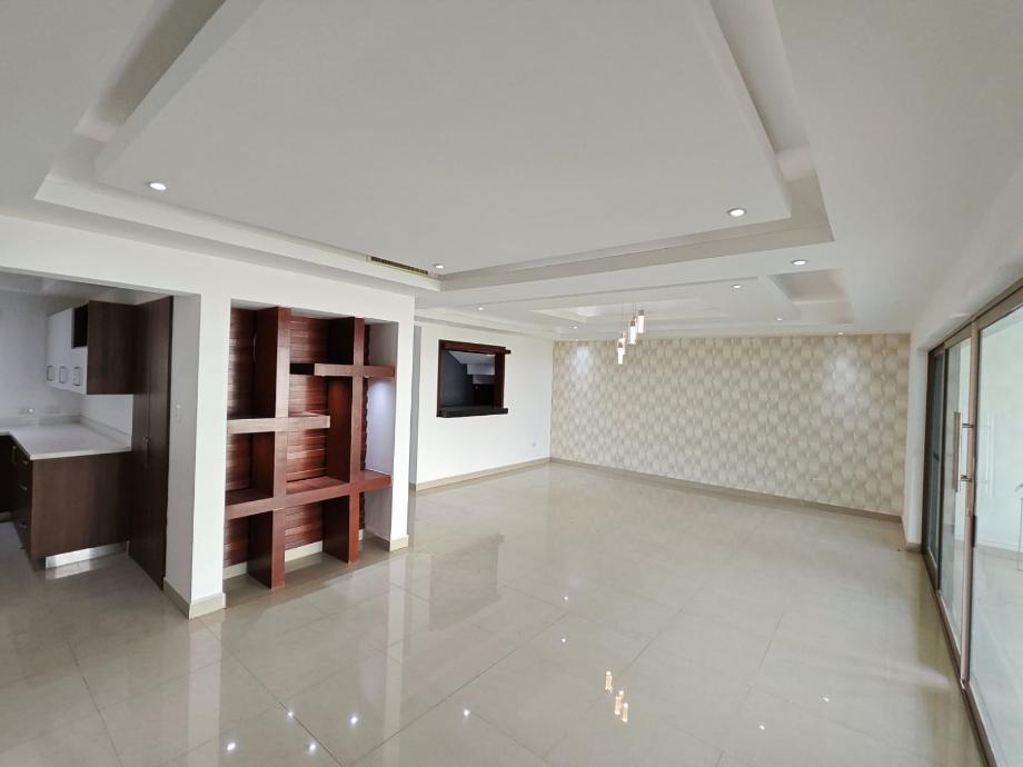 Circuito Primavera, Torreón, Coahuila de Zaragoza, 27018, Mexico, 3 Bedrooms Bedrooms, ,3 BathroomsBathrooms,Residential,For Sale,Circuito Primavera,1620692