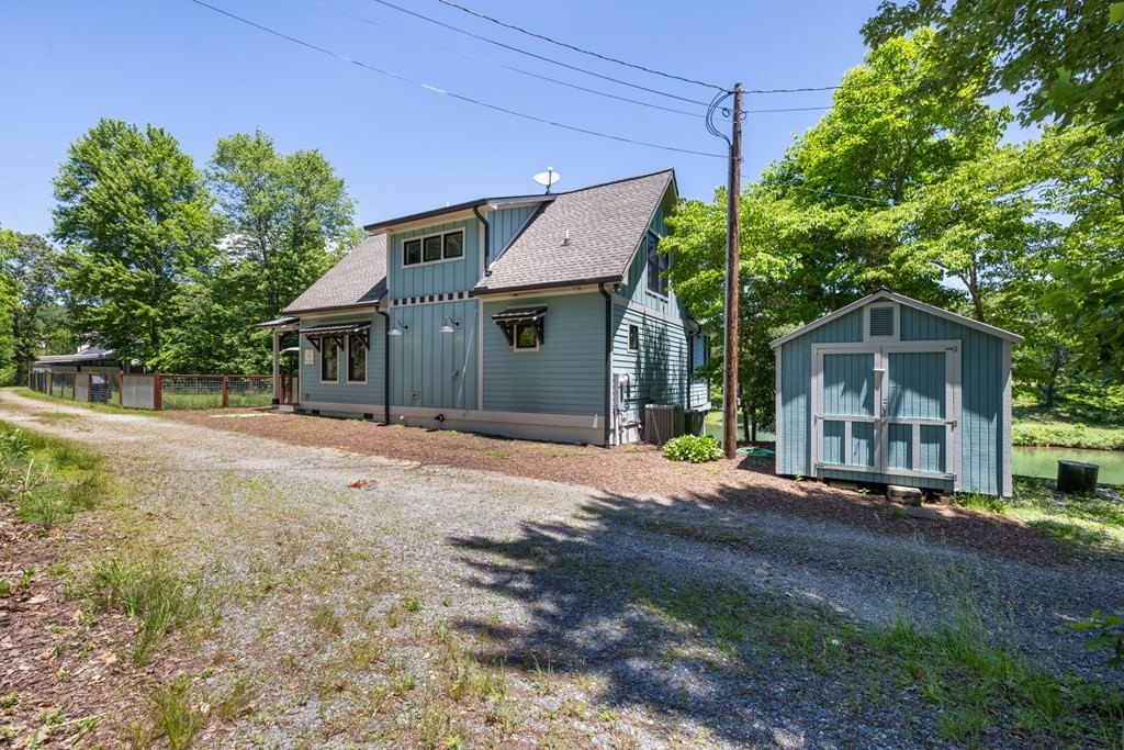 Hayesville, North Carolina, 28904, United States, 3 Bedrooms Bedrooms, ,4 BathroomsBathrooms,Residential,For Sale,1831924