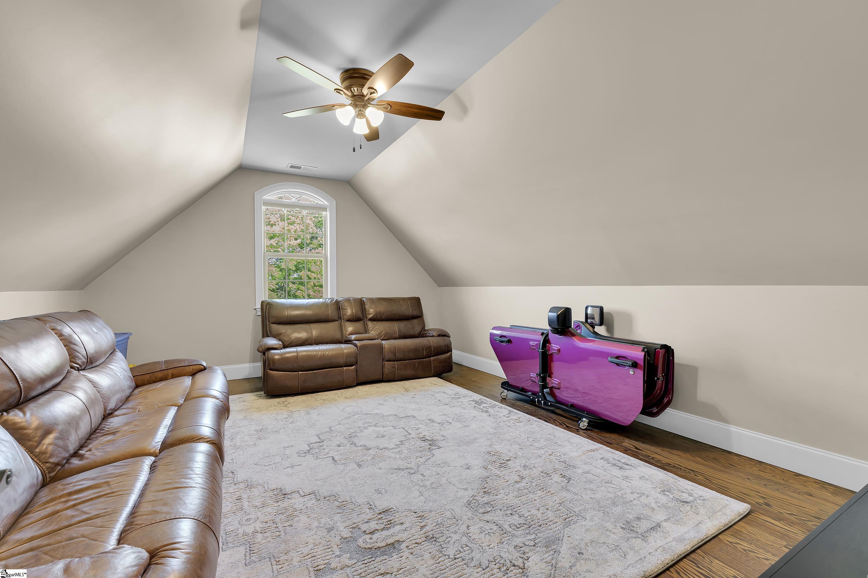Campobello, South Carolina, 29322, United States, 4 Bedrooms Bedrooms, ,5 BathroomsBathrooms,Residential,For Sale,1827518