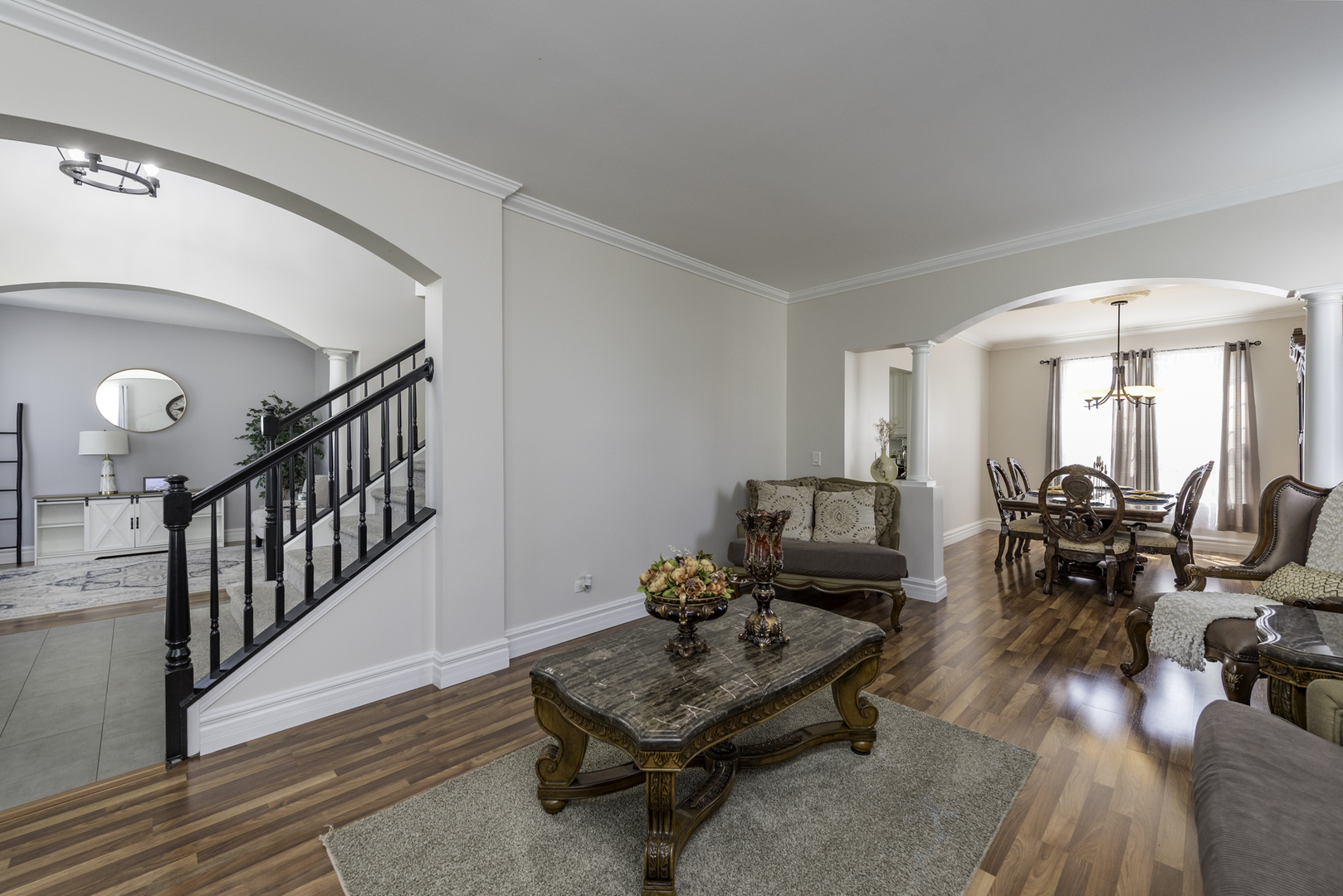 Lindenhurst, Illinois, 60046, United States, 5 Bedrooms Bedrooms, ,3 BathroomsBathrooms,Residential,For Sale,1971263