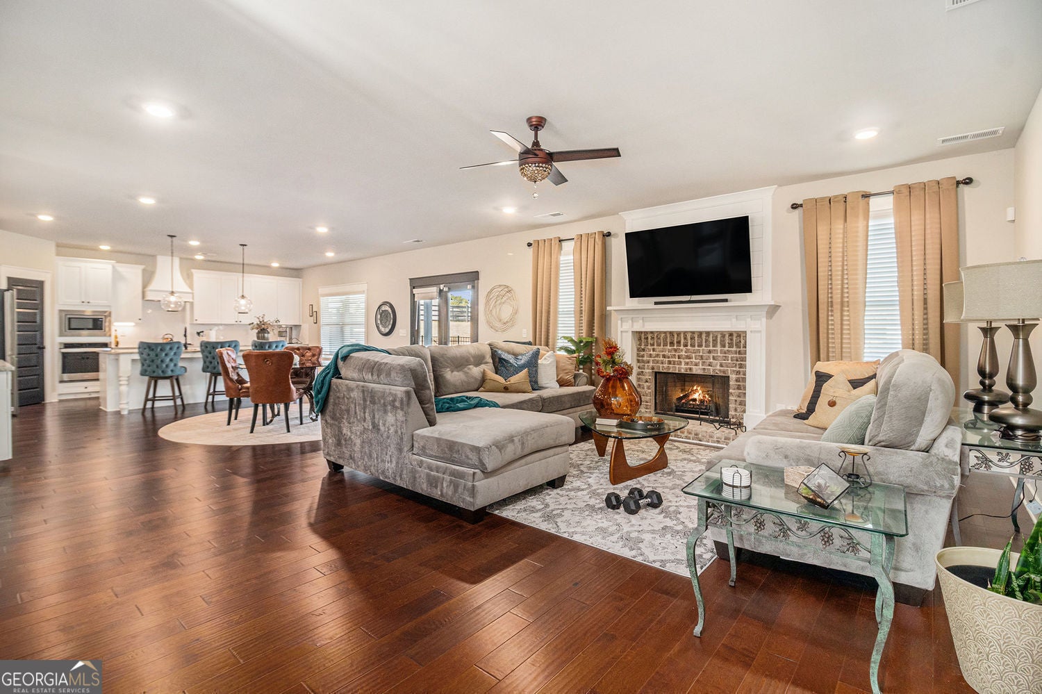 Senoia, Georgia, 30276, United States, 5 Bedrooms Bedrooms, ,4 BathroomsBathrooms,Residential,For Sale,1985823