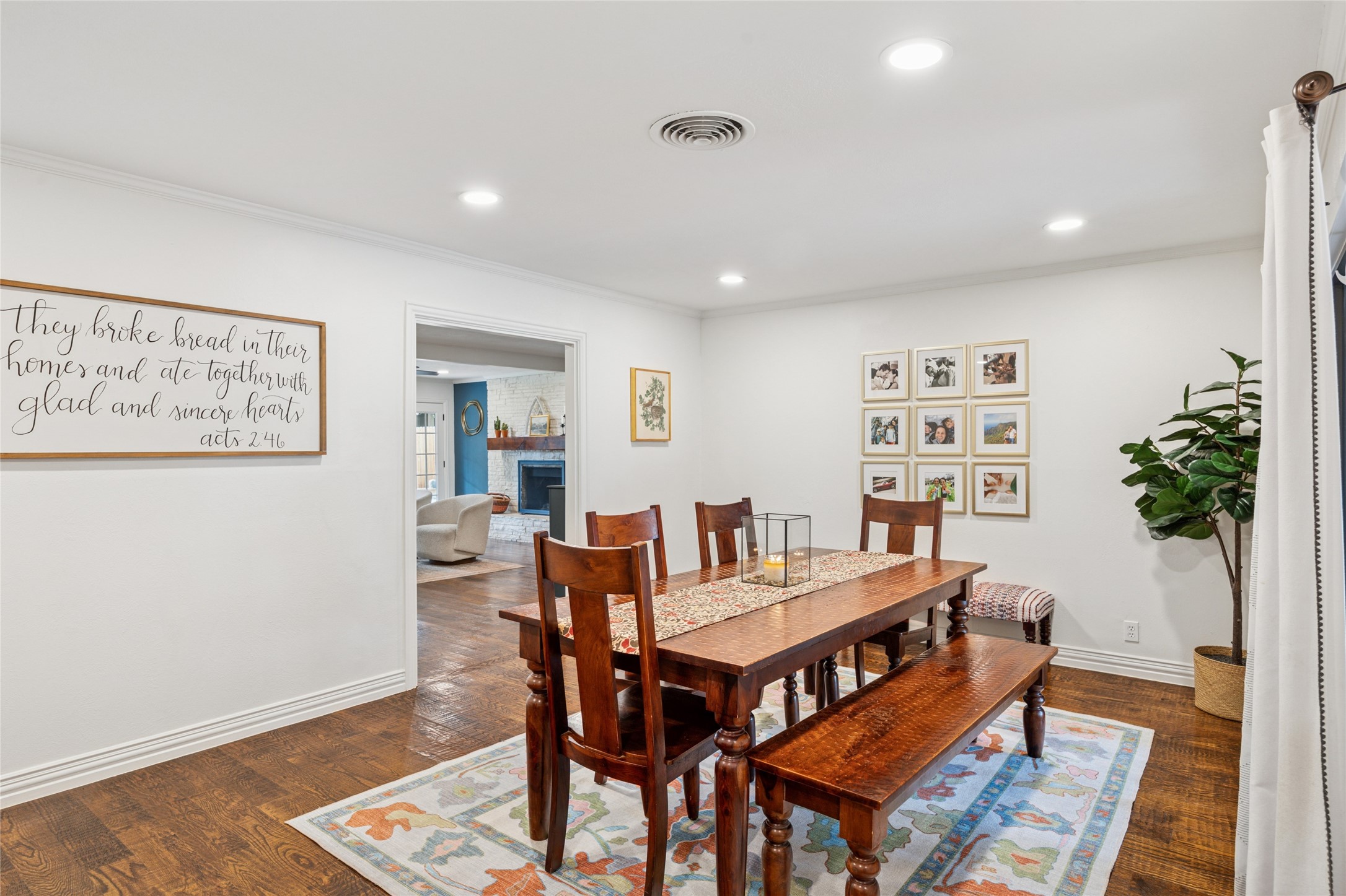 Fort Worth, Texas, 76116, United States, 4 Bedrooms Bedrooms, ,2 BathroomsBathrooms,Residential,For Sale,1957427