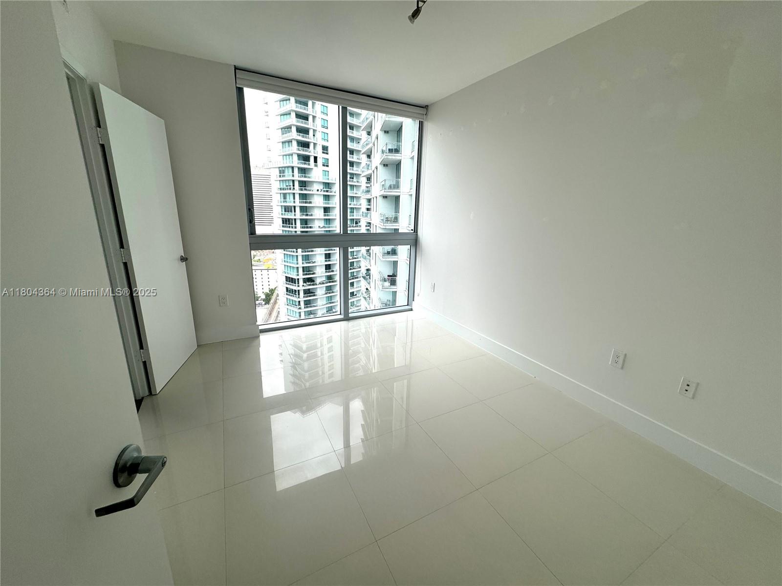 Miami, Florida, 33130, United States, 2 Bedrooms Bedrooms, ,3 BathroomsBathrooms,Residential,For Sale,1849897