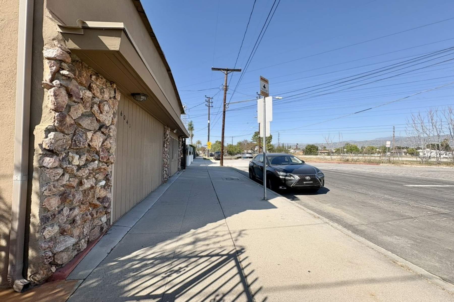  6041 Cleon Avenue - 物件實景