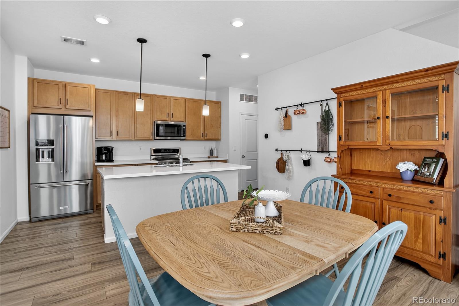 Longmont, Colorado, 80504, United States, 3 Bedrooms Bedrooms, ,2 BathroomsBathrooms,Residential,For Sale,1950187