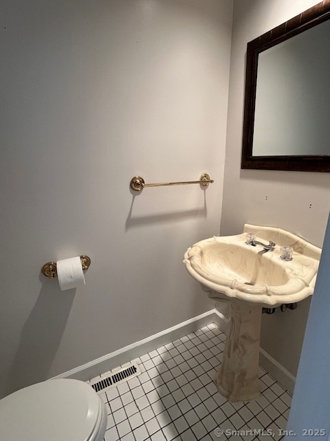 Bridgeport, Connecticut, 06605, United States, 2 Bedrooms Bedrooms, ,3 BathroomsBathrooms,Residential,For Sale,1903371