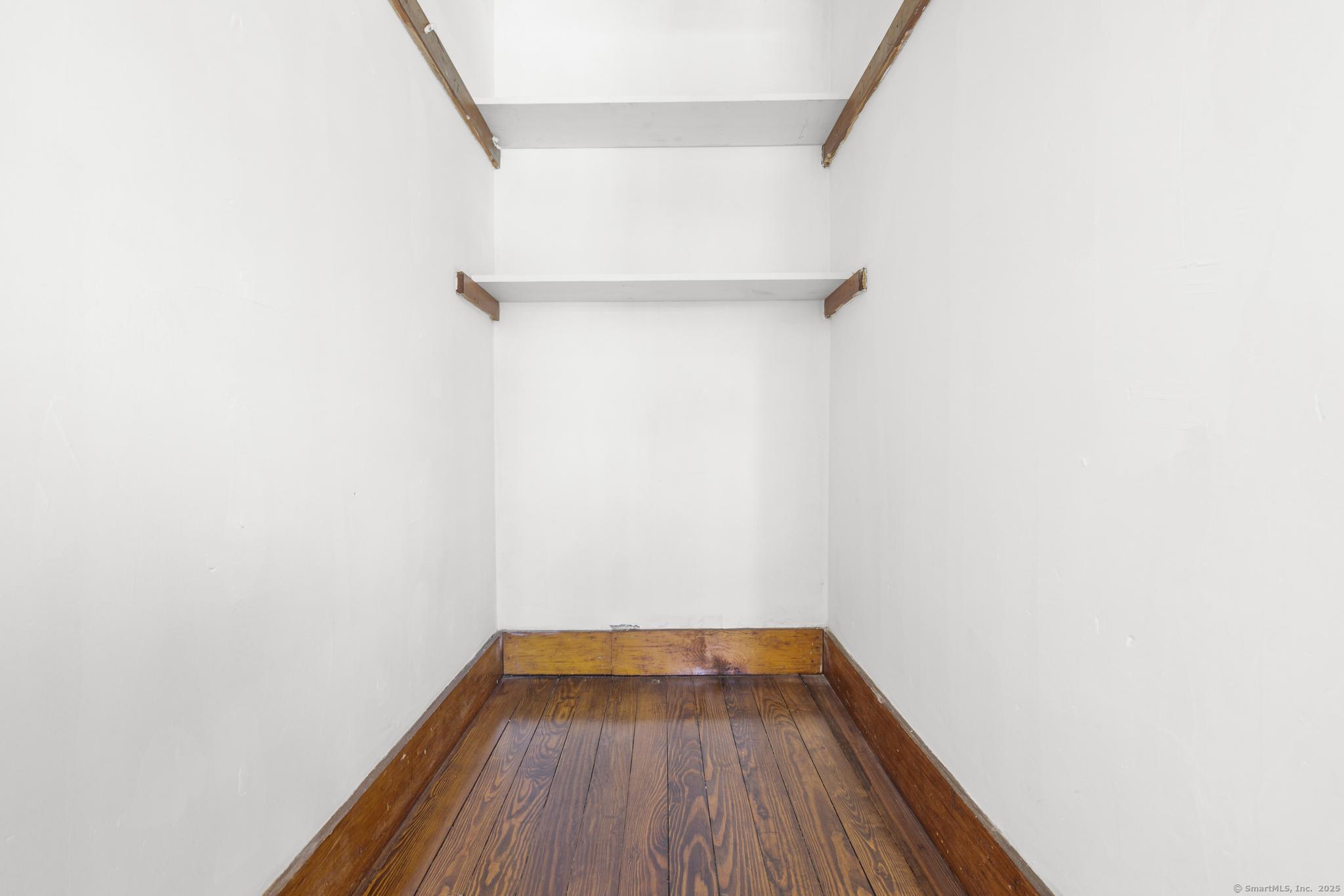 Milford, Connecticut, 06460, United States, 3 Bedrooms Bedrooms, ,3 BathroomsBathrooms,Residential,For Sale,1924915