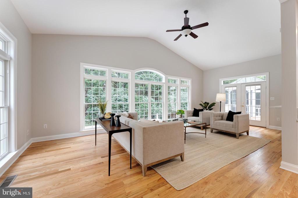 Fairfax, Virginia, 22033, United States, 6 Bedrooms Bedrooms, ,6 BathroomsBathrooms,Residential,For Sale,1973786