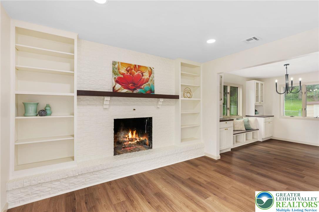 Washington Twp, Pennsylvania, 18080, United States, 3 Bedrooms Bedrooms, ,3 BathroomsBathrooms,Residential,For Sale,1984610