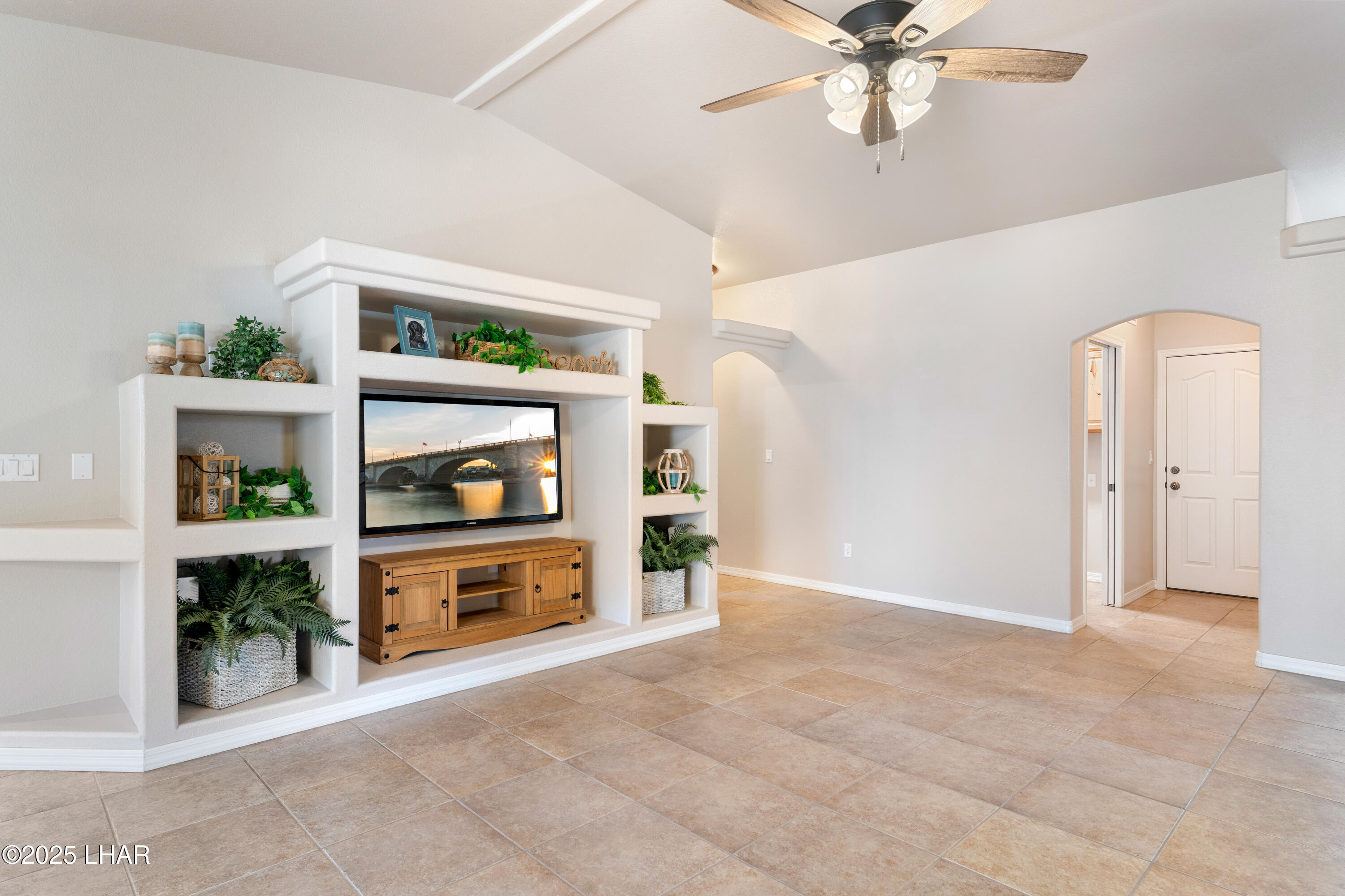 Lake Havasu City, Arizona, 86404, United States, 3 Bedrooms Bedrooms, ,1 BathroomBathrooms,Residential,For Sale,1967862