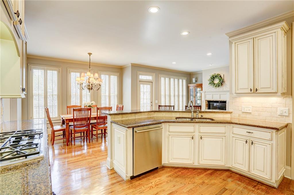 Suwanee, Georgia, 30024, United States, 5 Bedrooms Bedrooms, ,5 BathroomsBathrooms,Residential,For Sale,2025852