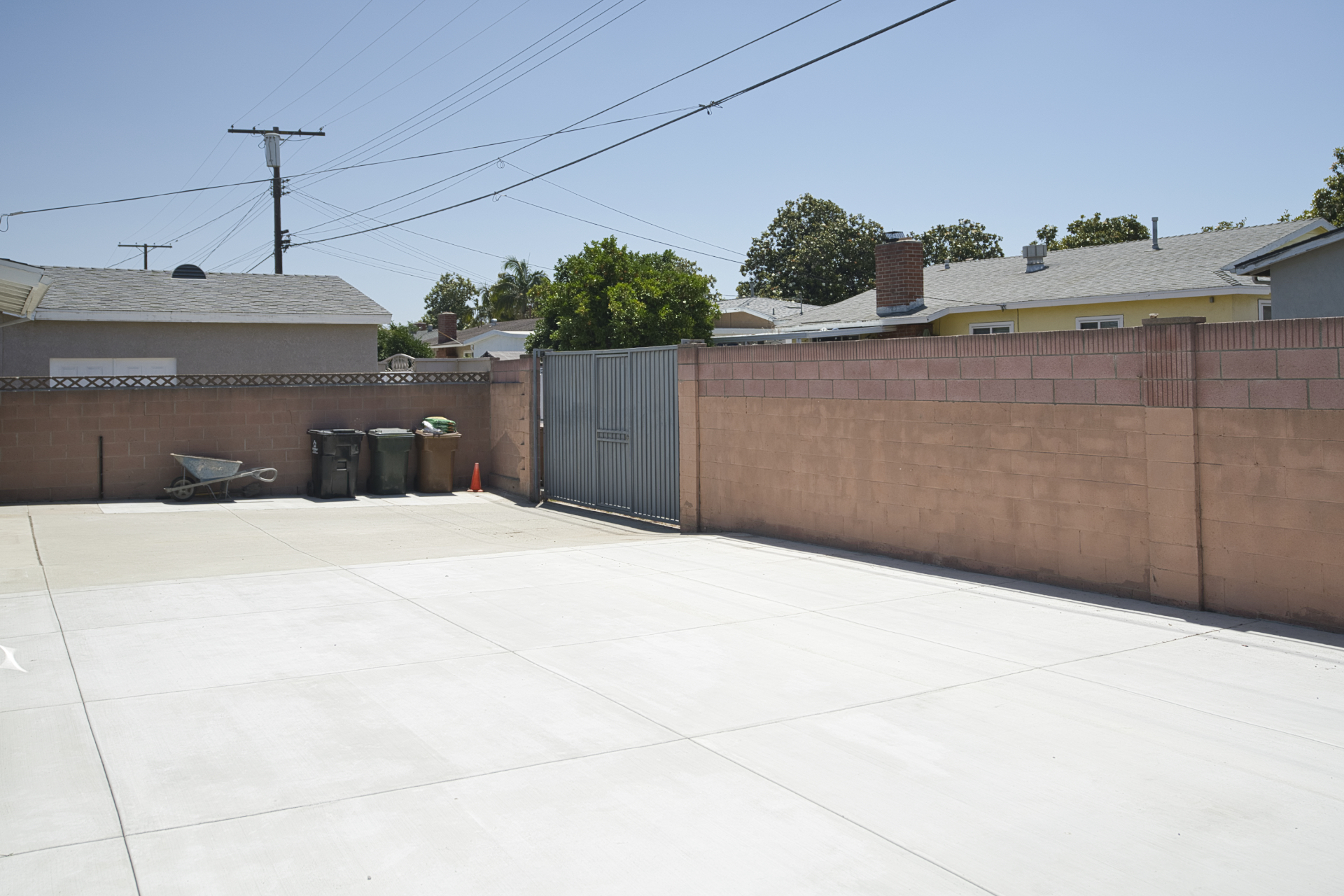 Fullerton, California, 92833, United States, 3 Bedrooms Bedrooms, ,2 BathroomsBathrooms,Residential,For Sale,1904459