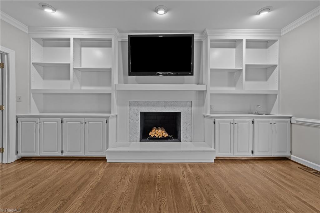 Greensboro, North Carolina, 27410, United States, 4 Bedrooms Bedrooms, ,3 BathroomsBathrooms,Residential,For Sale,1865438