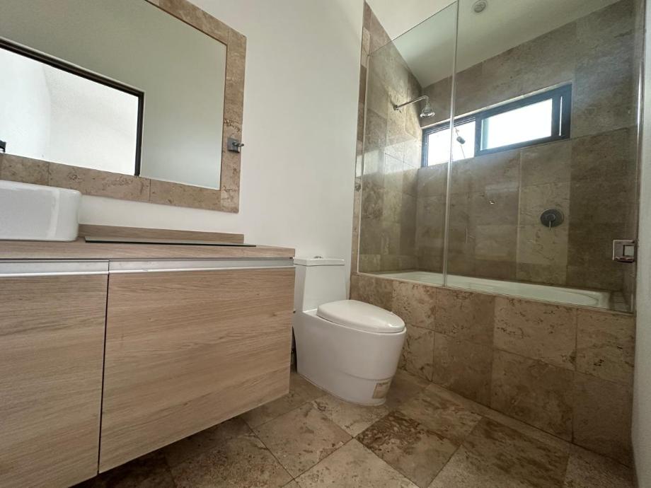 Metepec, Estado de méxico, 52148, Mexico, 3 Bedrooms Bedrooms, ,4 BathroomsBathrooms,Residential,For Sale,1996841