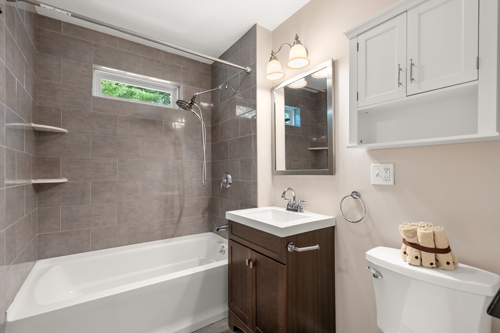Hudson, Massachusetts, 01749, United States, 3 Bedrooms Bedrooms, ,2 BathroomsBathrooms,Residential,For Sale,1947997