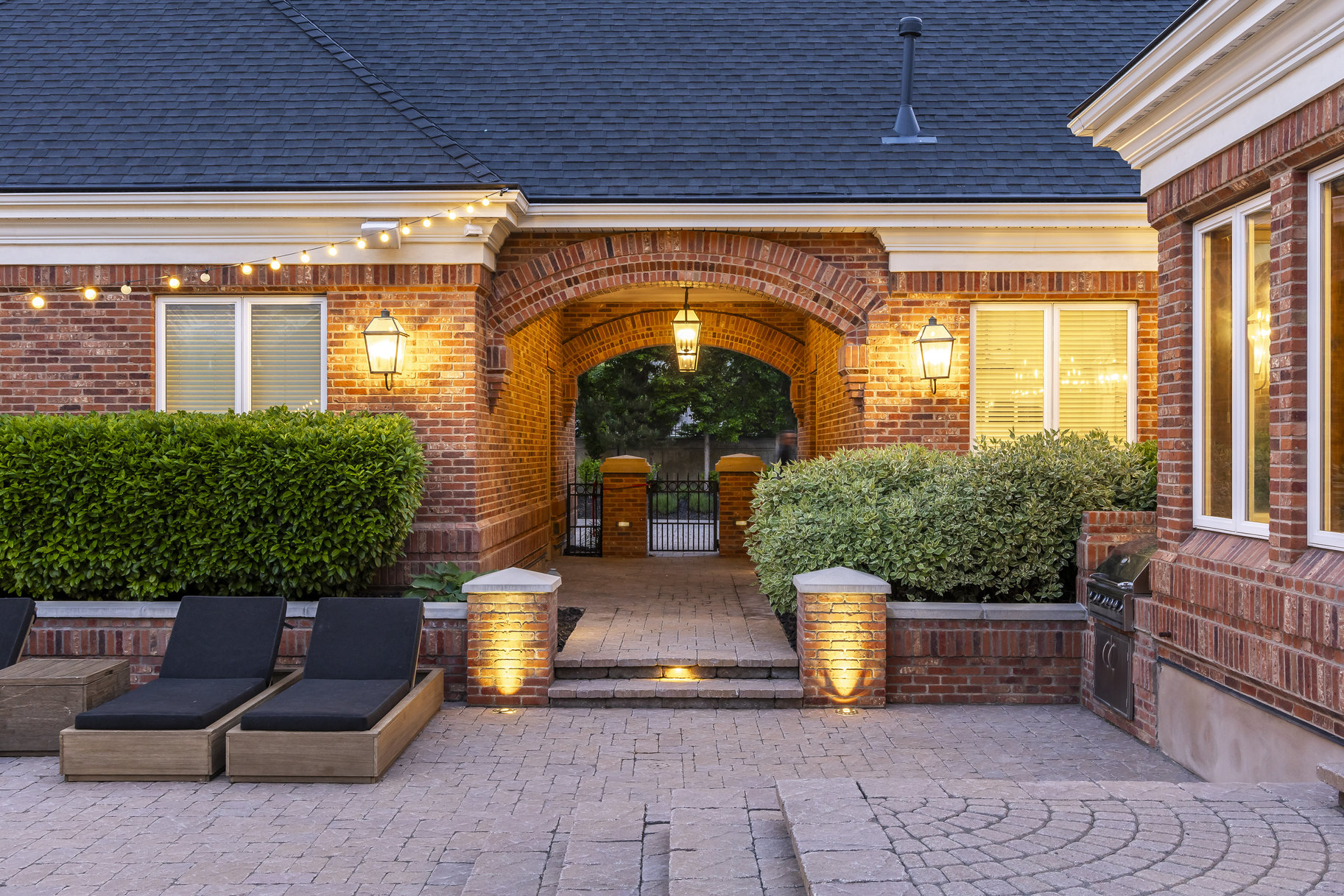  Gated West Jordan 2 Story Estate with 10 Car Garage and Swimming Pool - 物件實景