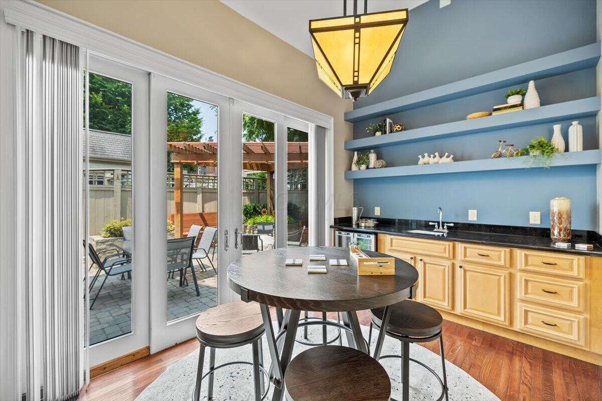 Columbus, Ohio, 43206, United States, 3 Bedrooms Bedrooms, ,4 BathroomsBathrooms,Residential,For Sale,1979603