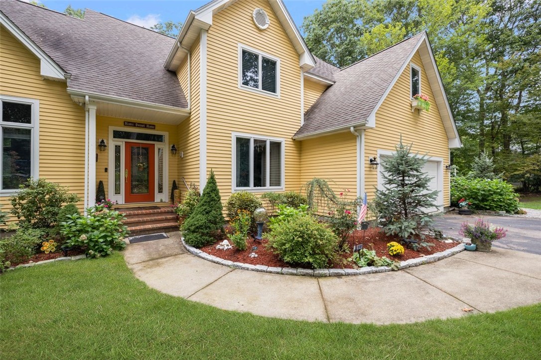 Richmond, Rhode Island, 02892, United States, 3 Bedrooms Bedrooms, ,4 BathroomsBathrooms,Residential,For Sale,1927379