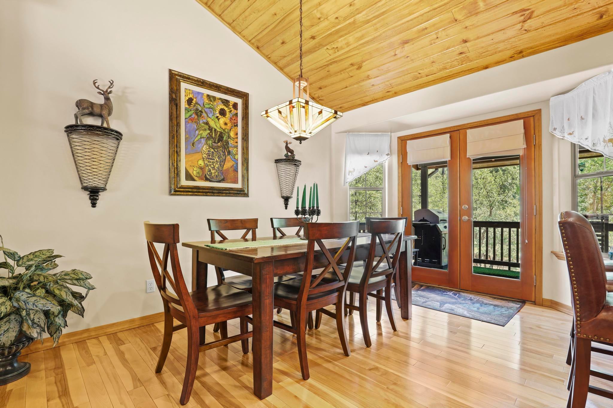 Pine, Arizona, 85544, United States, 4 Bedrooms Bedrooms, ,2 BathroomsBathrooms,Residential,For Sale,1910772