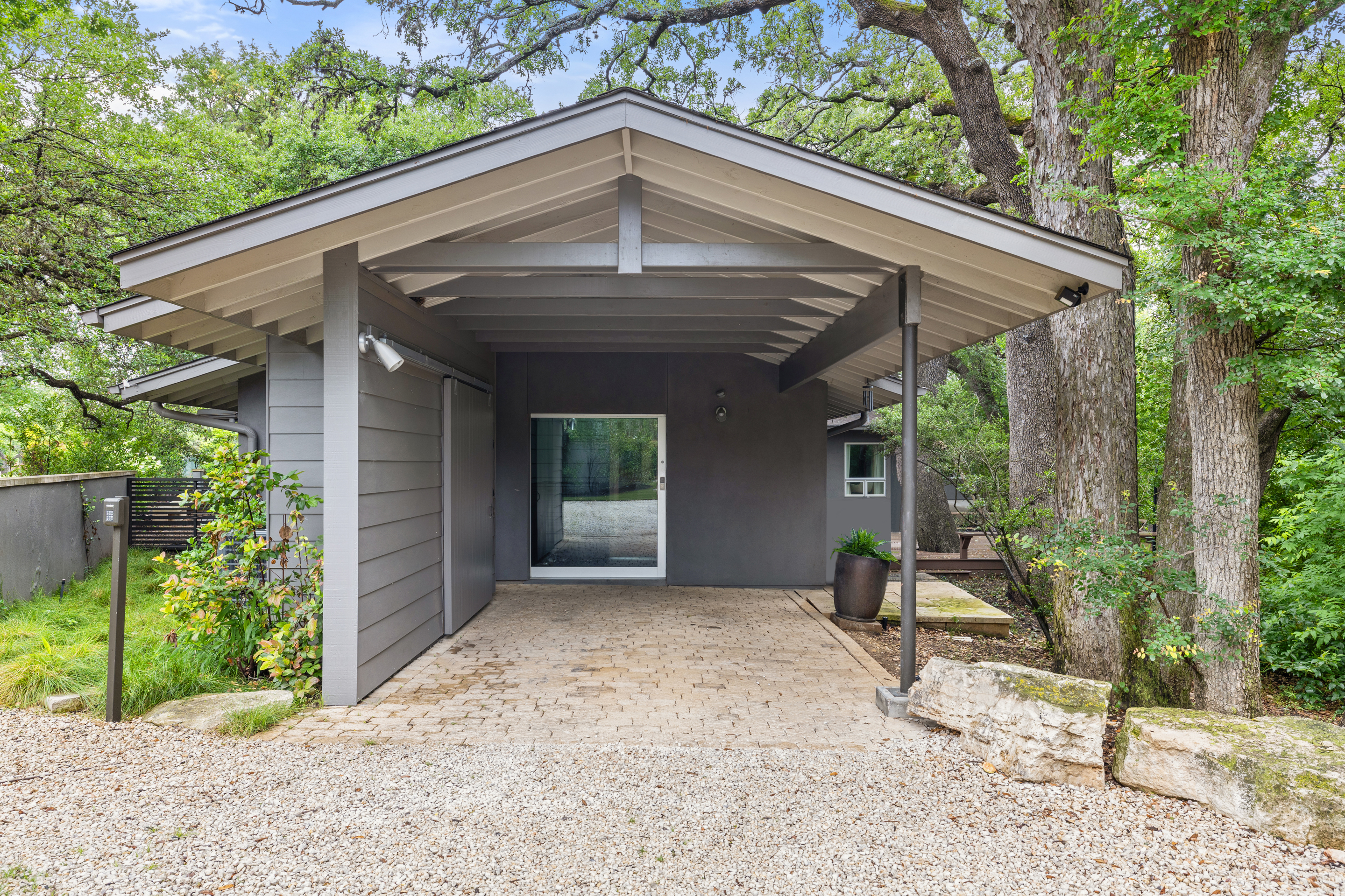  Sprawling Shoal Creek Retreat with Rare Privacy in Central Austin - 物件實景