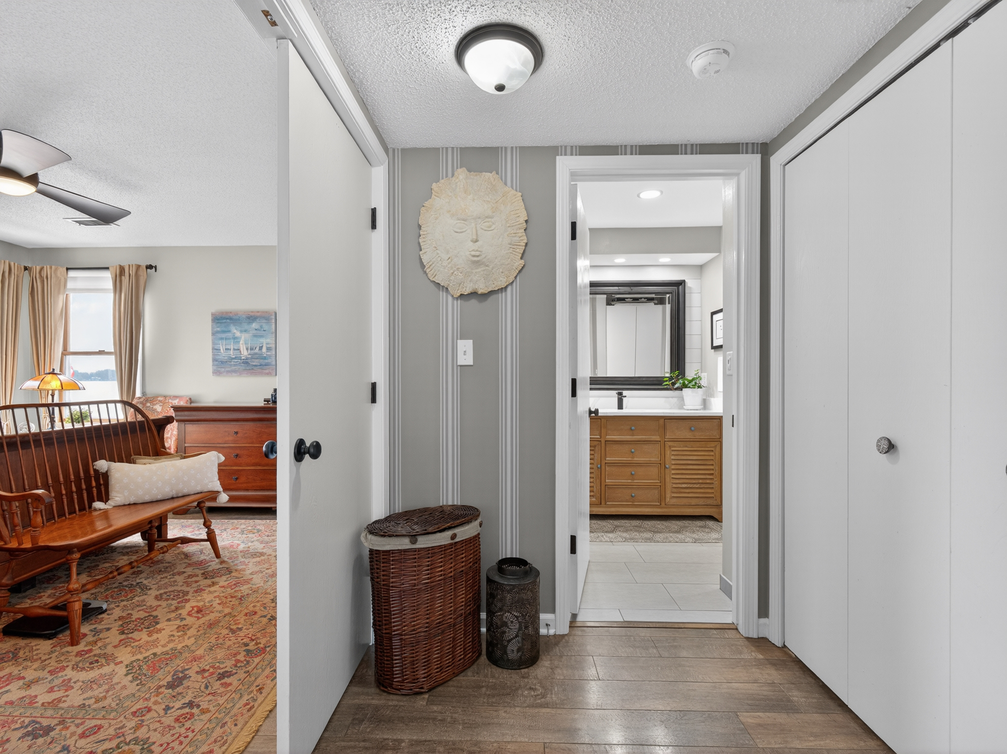 Beautifully Updated 2-Story Lakefront Condo - 物件實景