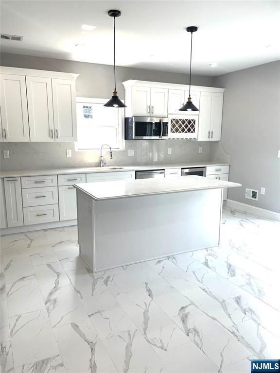 Secaucus, New Jersey, 07094, United States, 3 Bedrooms Bedrooms, ,4 BathroomsBathrooms,Residential,For Sale,1979983