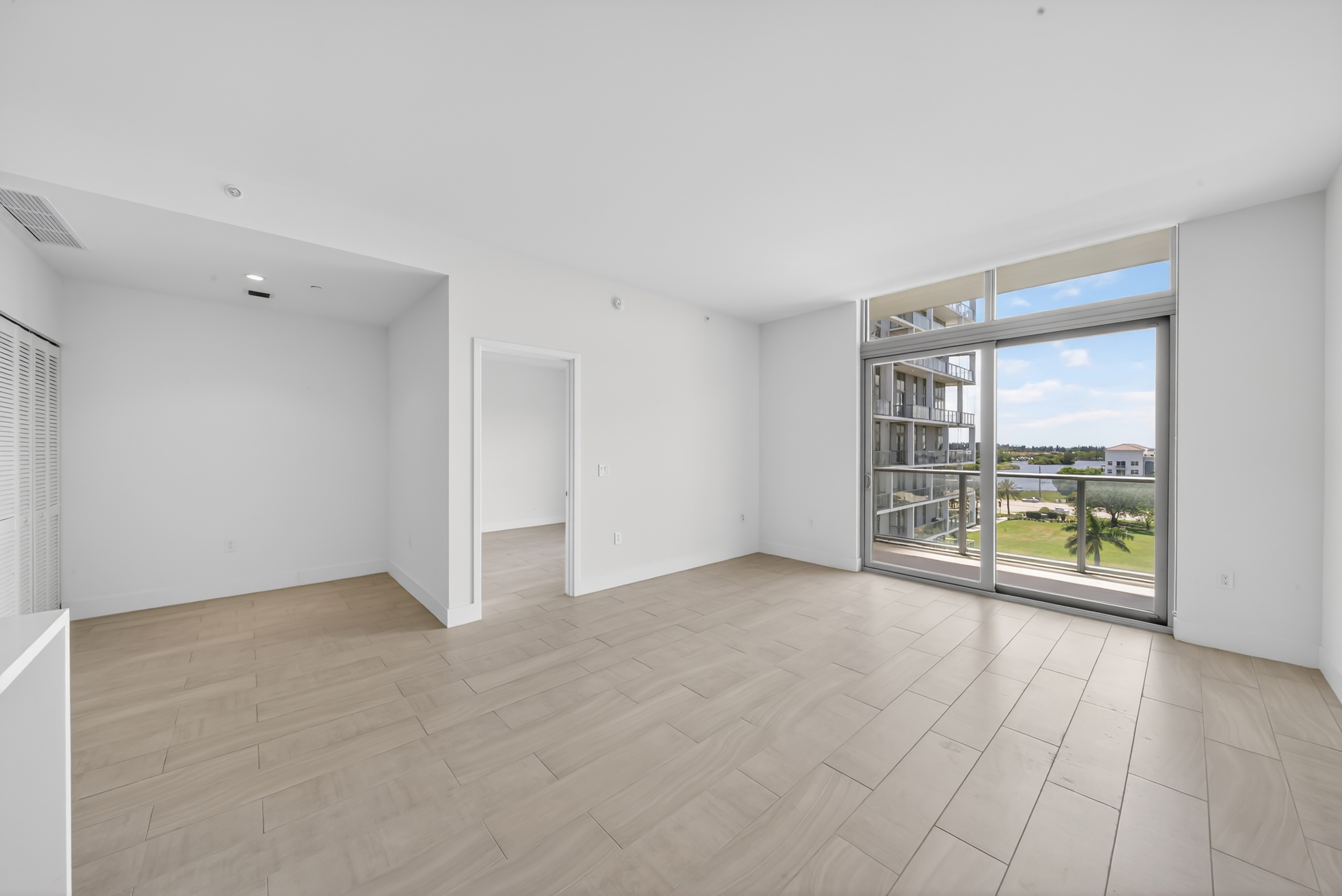  2000 Metropica Way, Sunrise, FL, 33323 - 物件實景