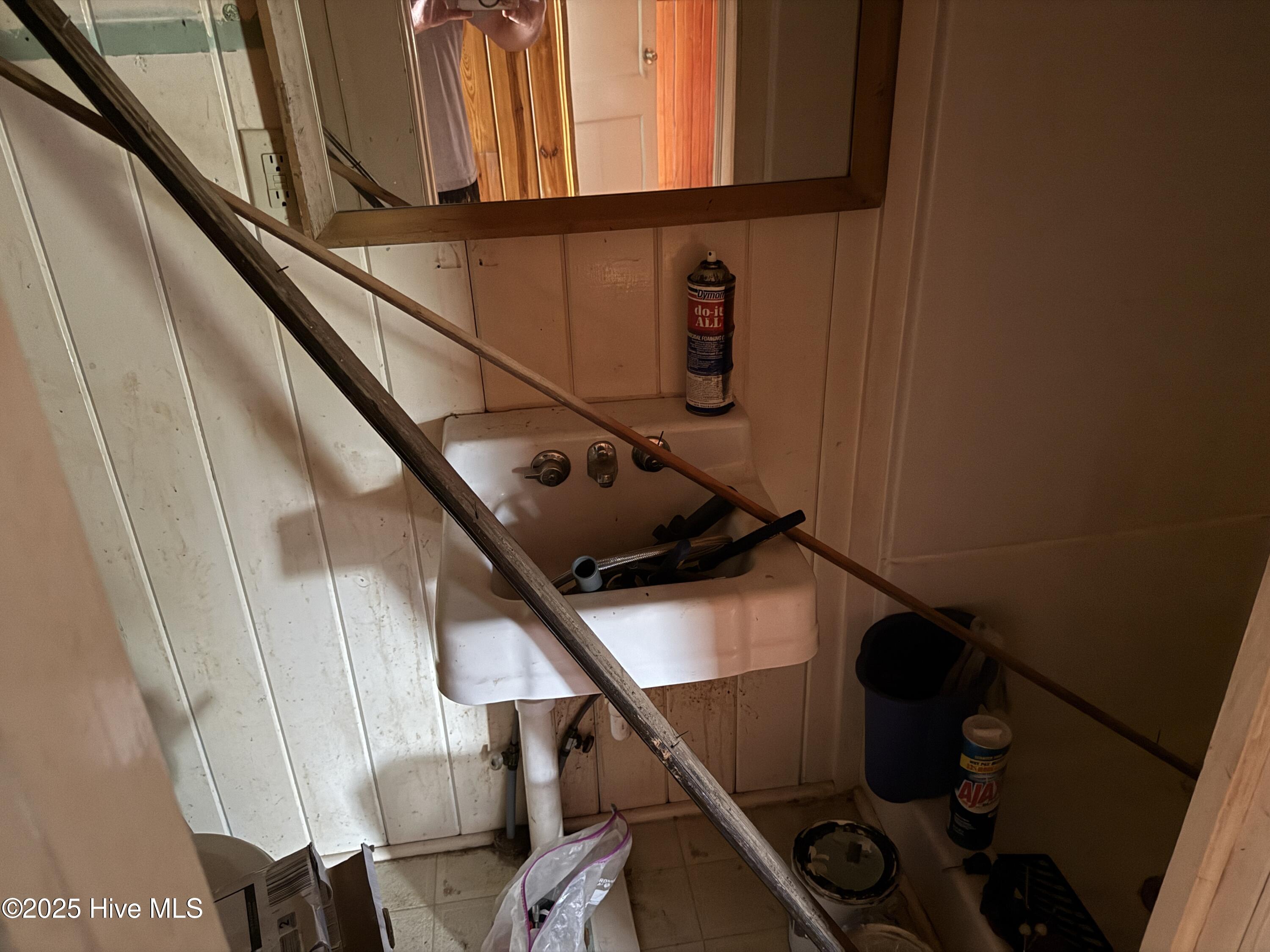 Harrells, North Carolina, 28444, United States, 4 Bedrooms Bedrooms, ,5 BathroomsBathrooms,Residential,For Sale,1955084