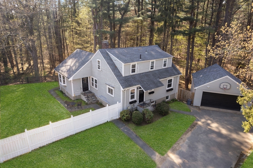 Weston, Massachusetts, 02493, United States, 4 Bedrooms Bedrooms, ,3 BathroomsBathrooms,Residential,For Sale,1804210